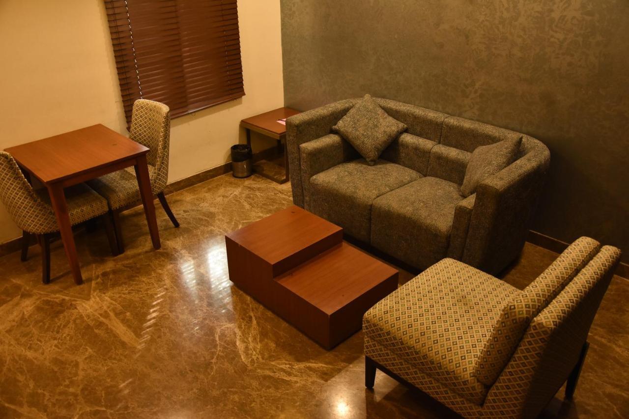 Poppys Vista Hotel Thirumurugan Poondi Buitenkant foto