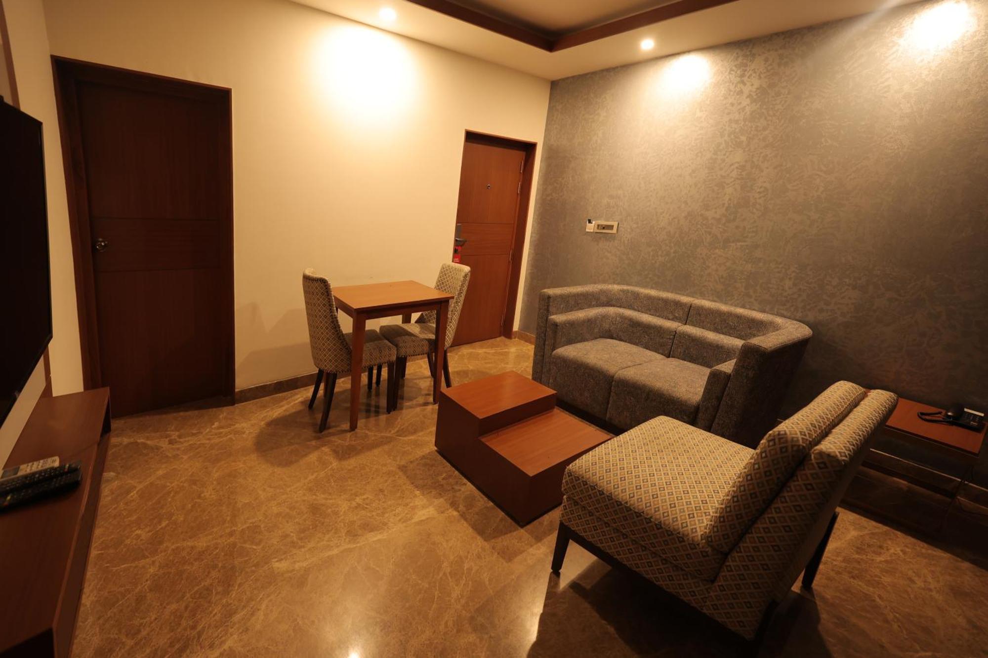 Poppys Vista Hotel Thirumurugan Poondi Buitenkant foto